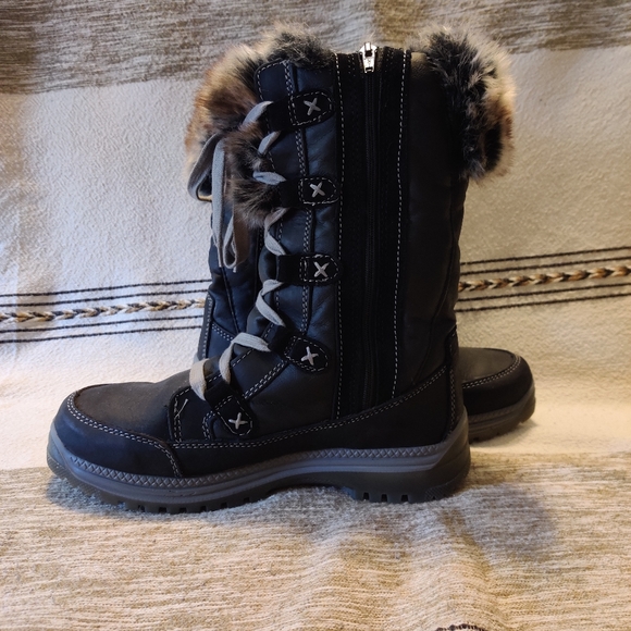 Santana Canada Boots with Faux Fur Top - Picture 3 of 16